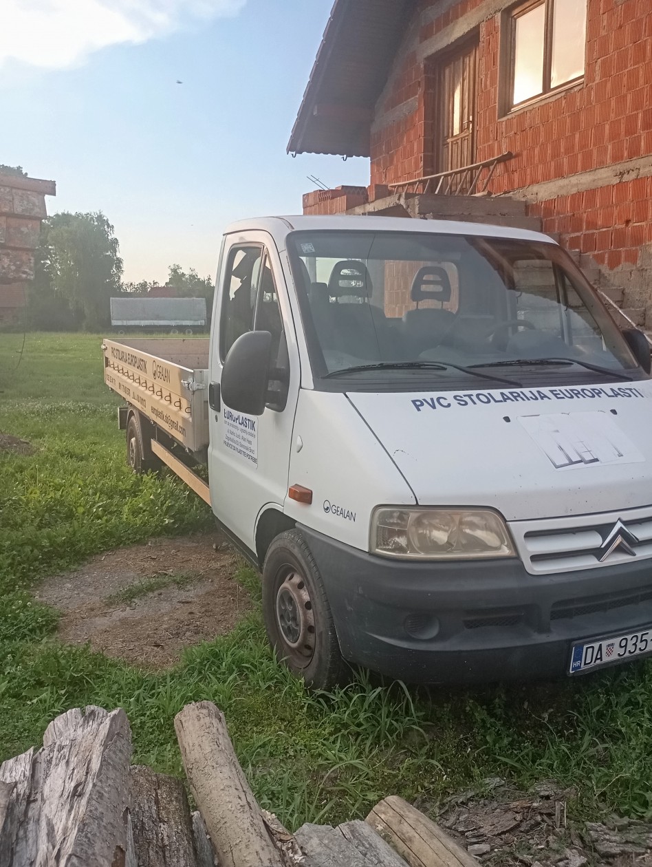Prodajem kamion
