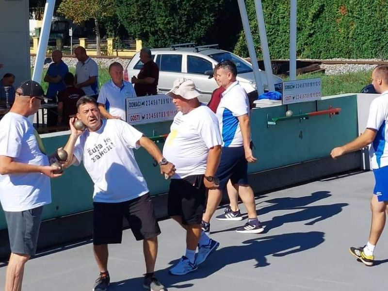 Osam ekipa je sudjelovalo na boćarskom turniru u Lipiku / Compas.hr